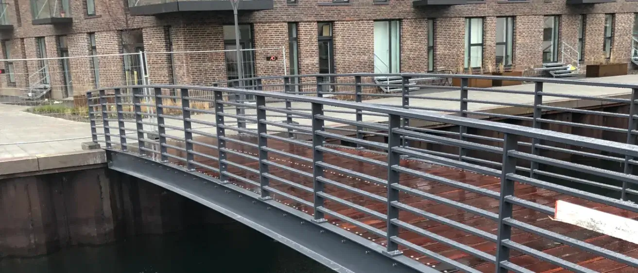 Gangbro på Teglholmen i Københavns Sydhavn